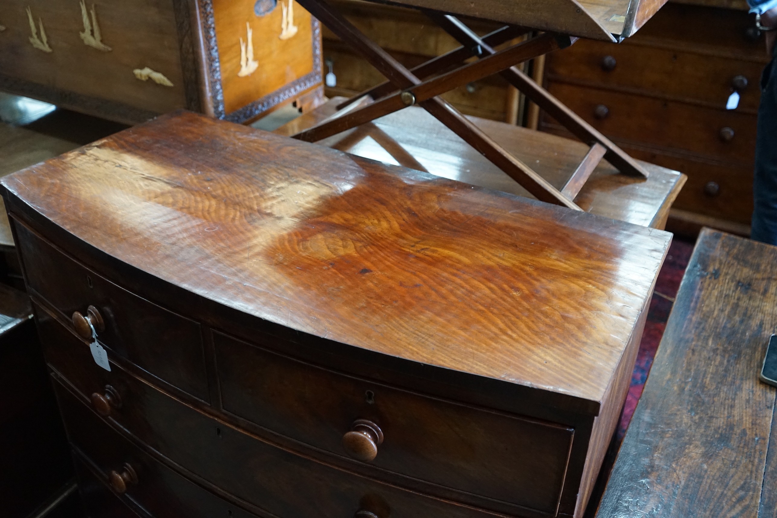 A Regency mahogany bow-fronted chest of drawers, width 104cm, depth 52cm, height 103cm